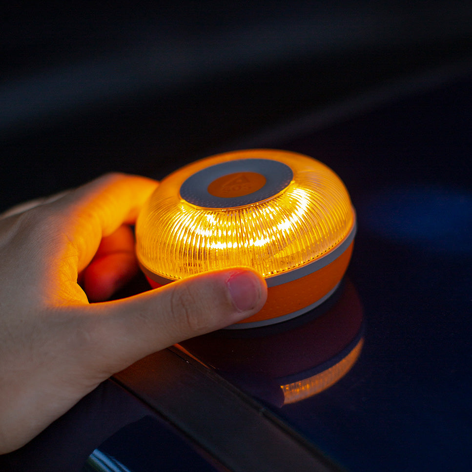 Baliza de emergencia Flashled SOS conectada con la DGT